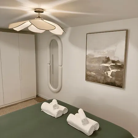 La Parenthese Maisonneuve Apartment *