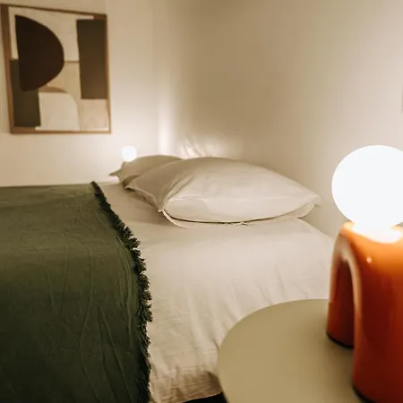 La Parenthese Maisonneuve Apartment *